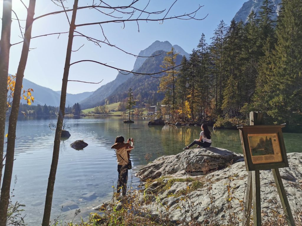 Berchtesgaden Sehenswürdigkeiten: Der Hintersee ist ein bekannter Fotospot