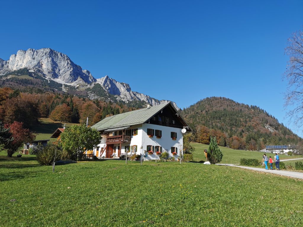 Ettenberg wandern mit Kindern - mit Blick auf den Berchtesgadener Hochthron